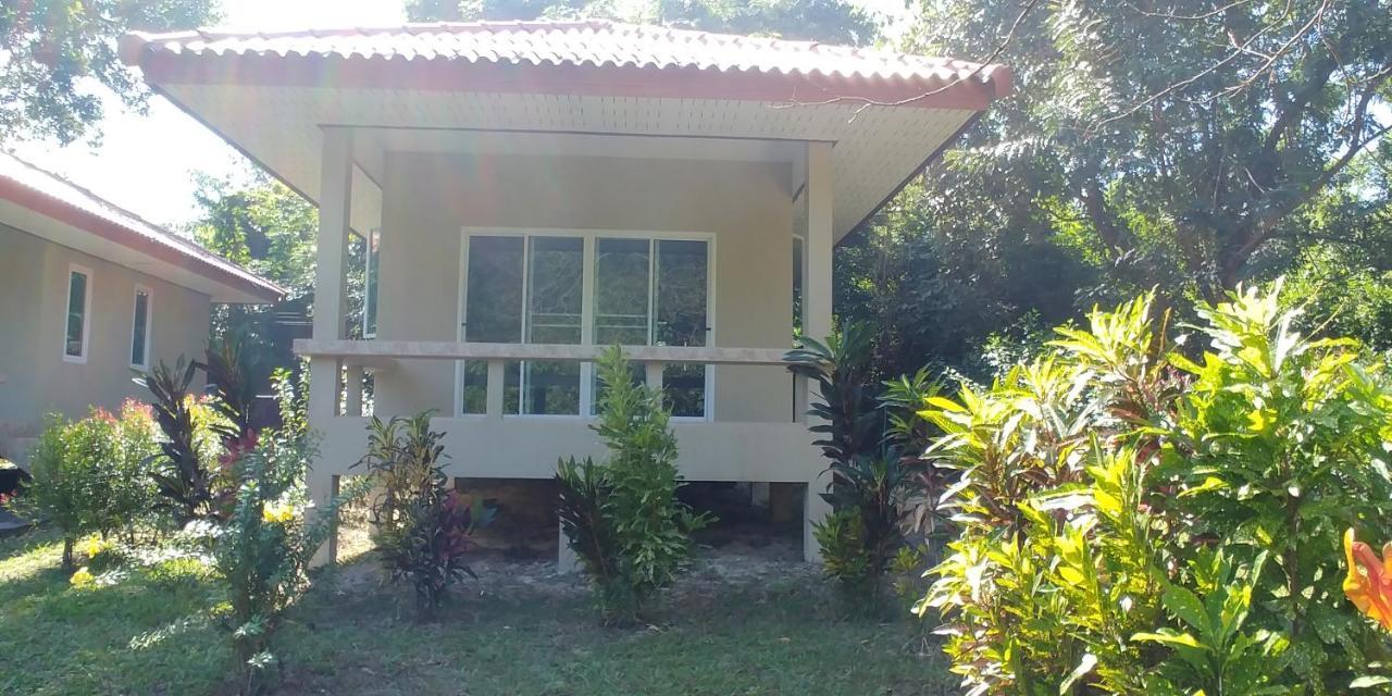 Baansukjai Bungalows Ranong Exterior foto