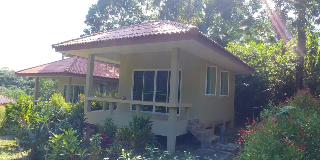 Baansukjai Bungalows Ranong Exterior foto